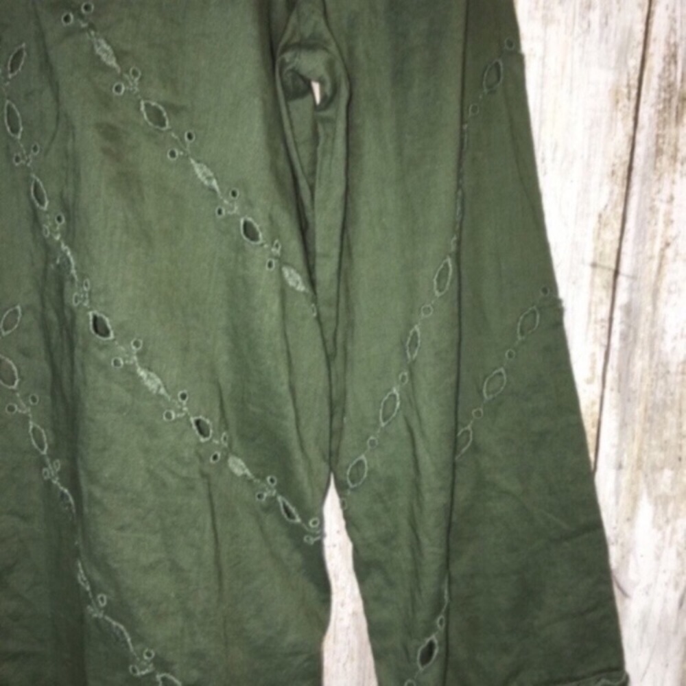 Gap Green Eyelet Blouse - Picture 2 of 4